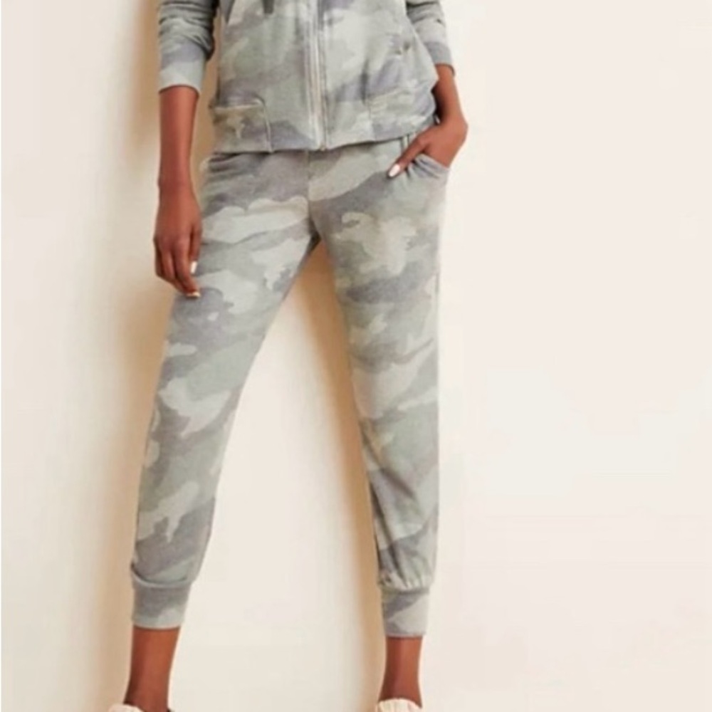 Sundry Gray Camo Joggers